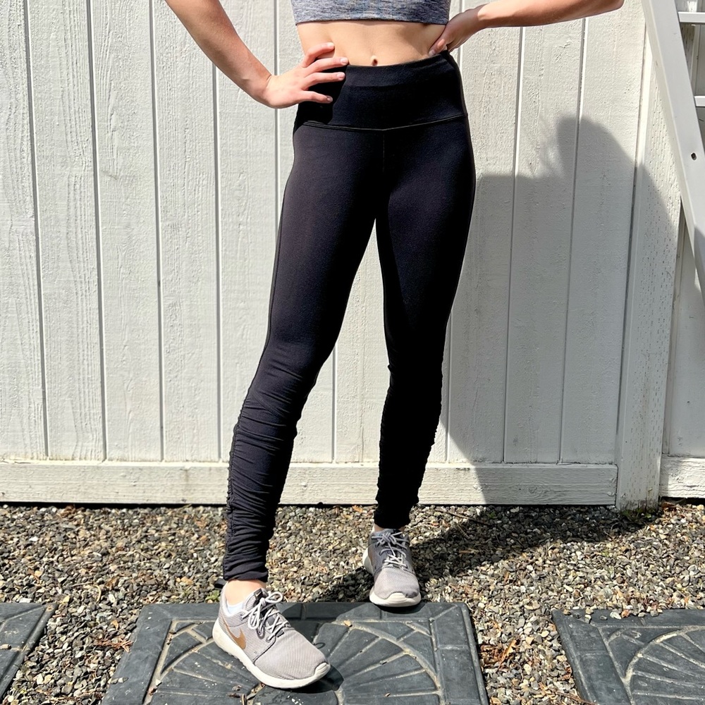 Lululemon Tight with Sinch at the Bottom